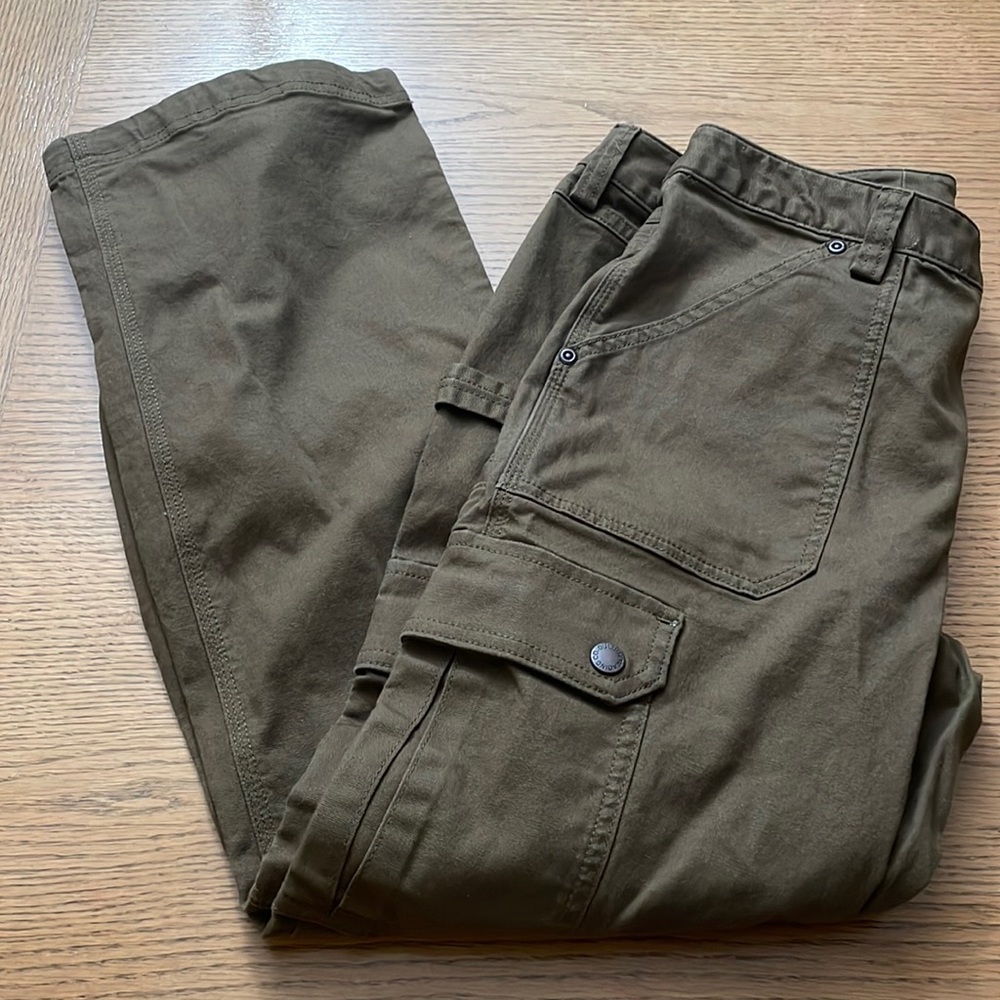 Duluth Trading Co cargo pants